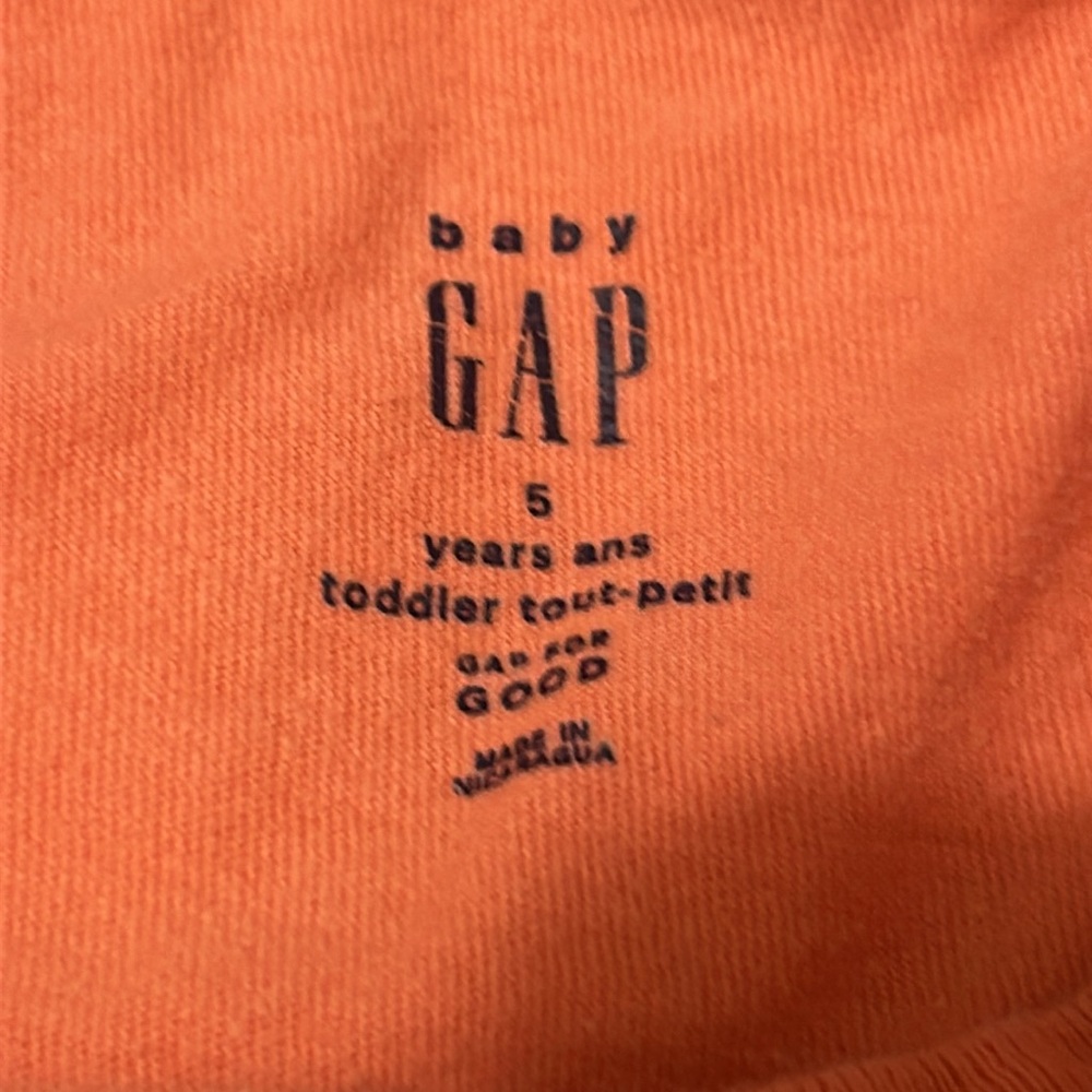 🌼 Gap Tee 💥 - Picture 4 of 5